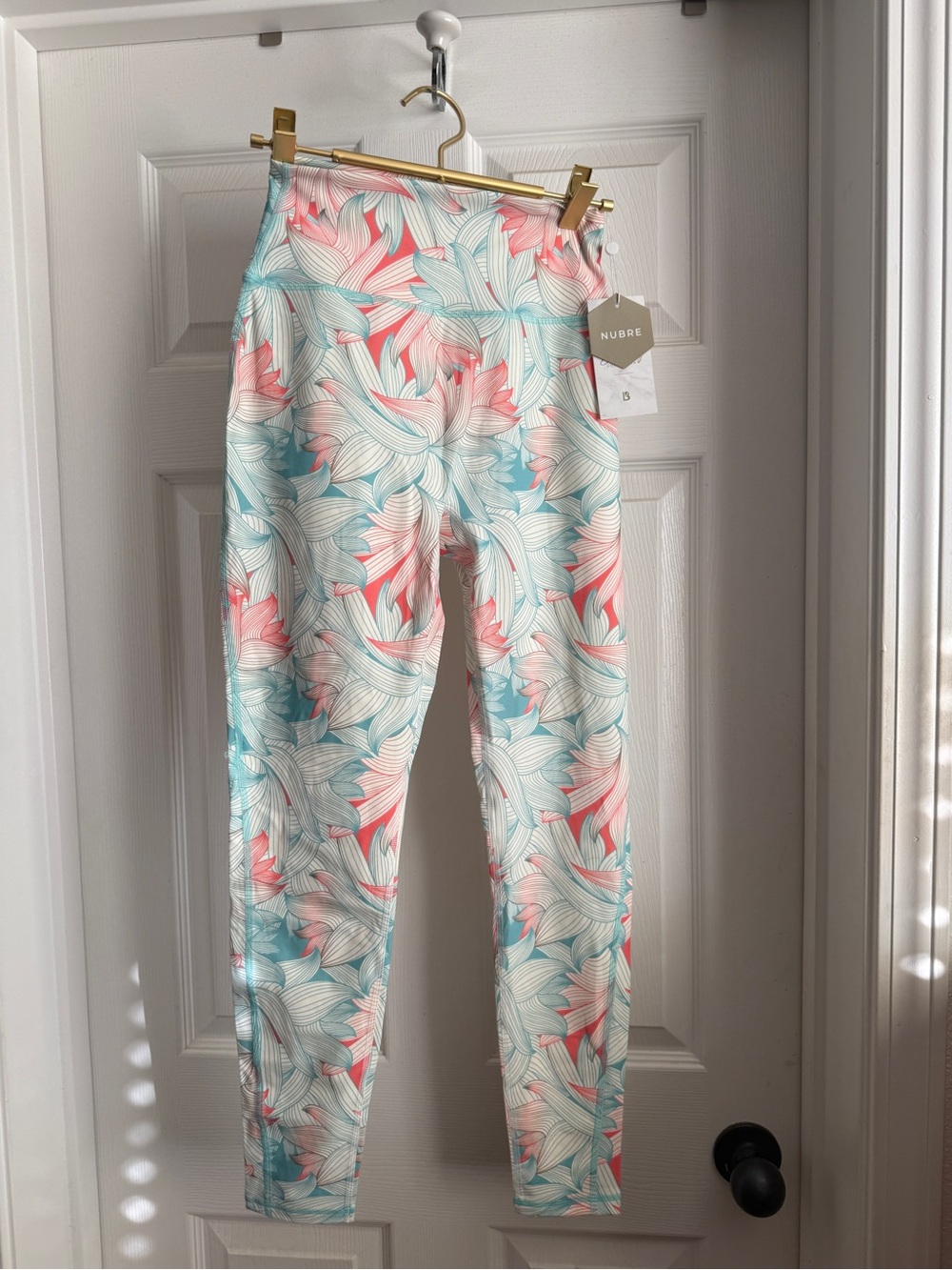 Nubré Floral Print Leggings in Mint & Coral